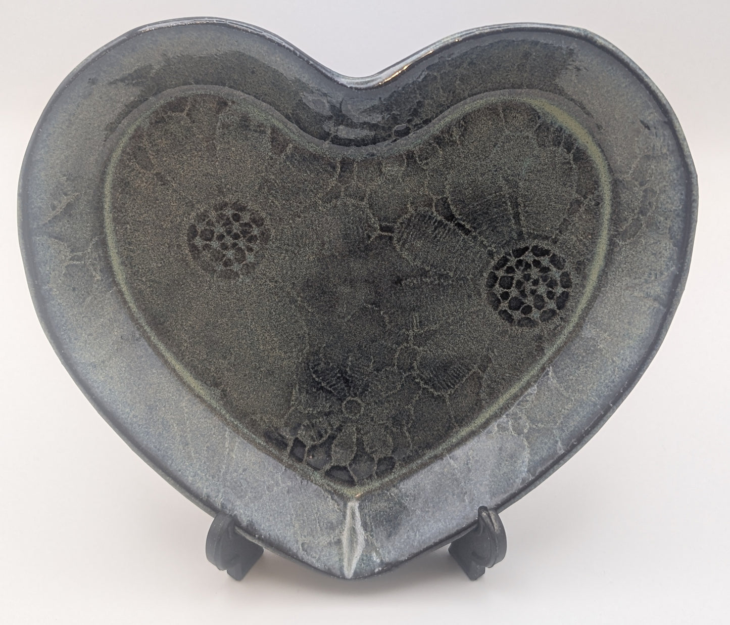 Medium flower print heart dish -