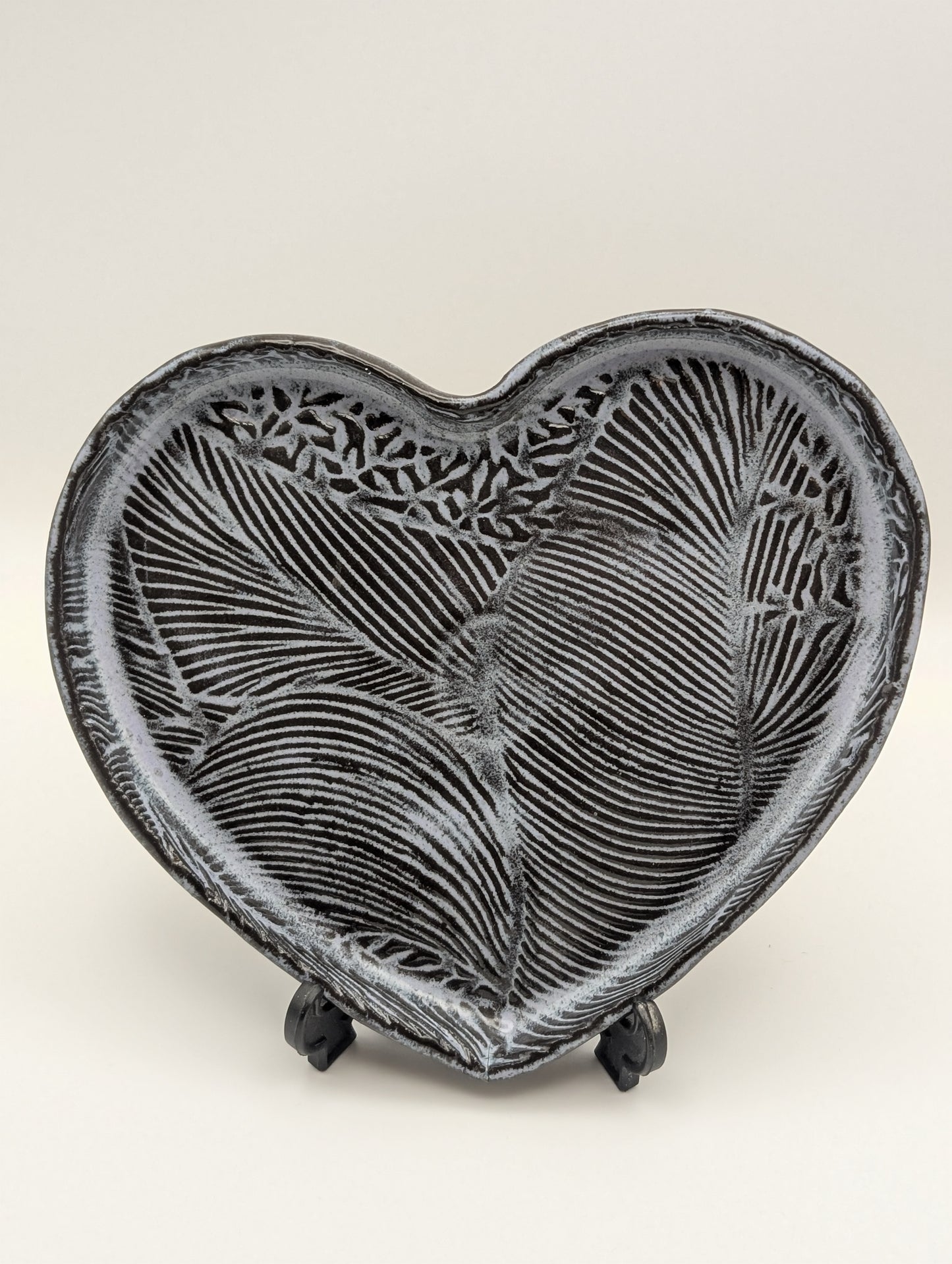 Medium leaf print heart dish - ii