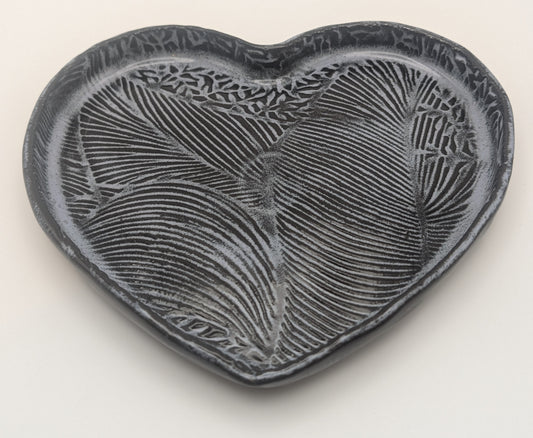 Medium leaf print heart dish -